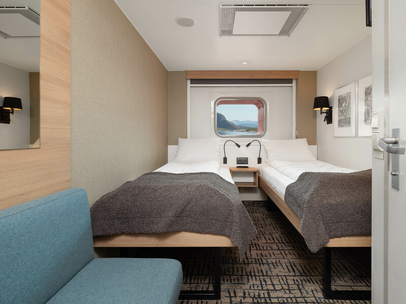 Polar Outside | Middle deck for 2 travellers